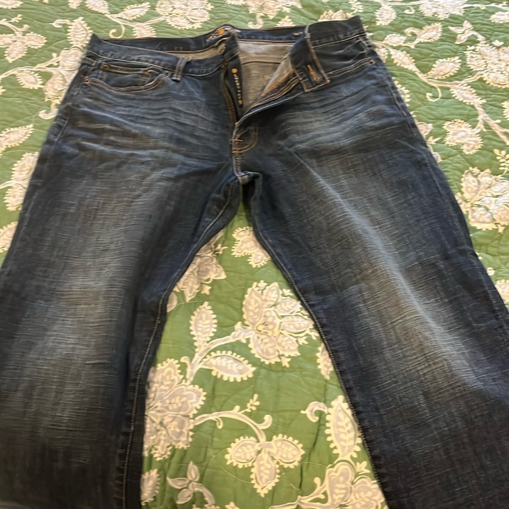 Like new lucky jeans. Hardly worn. 38x30. Dark wash